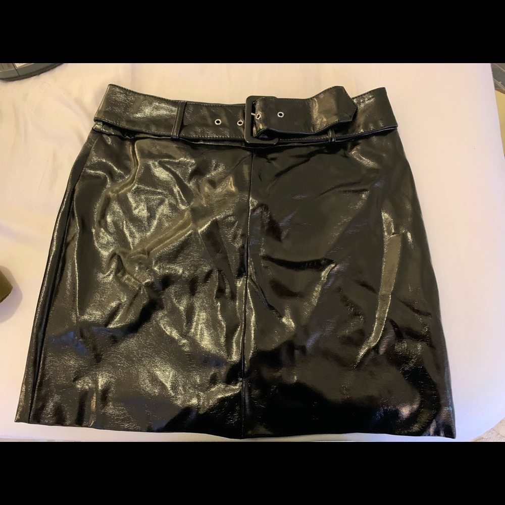 Nine West black pleather mini skirt‎
